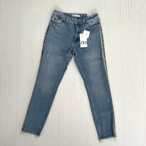 ZARA Mom Fit Blue Jeans w/Gold Sequin Details Fringed Hem Y2K, Women’s size 6